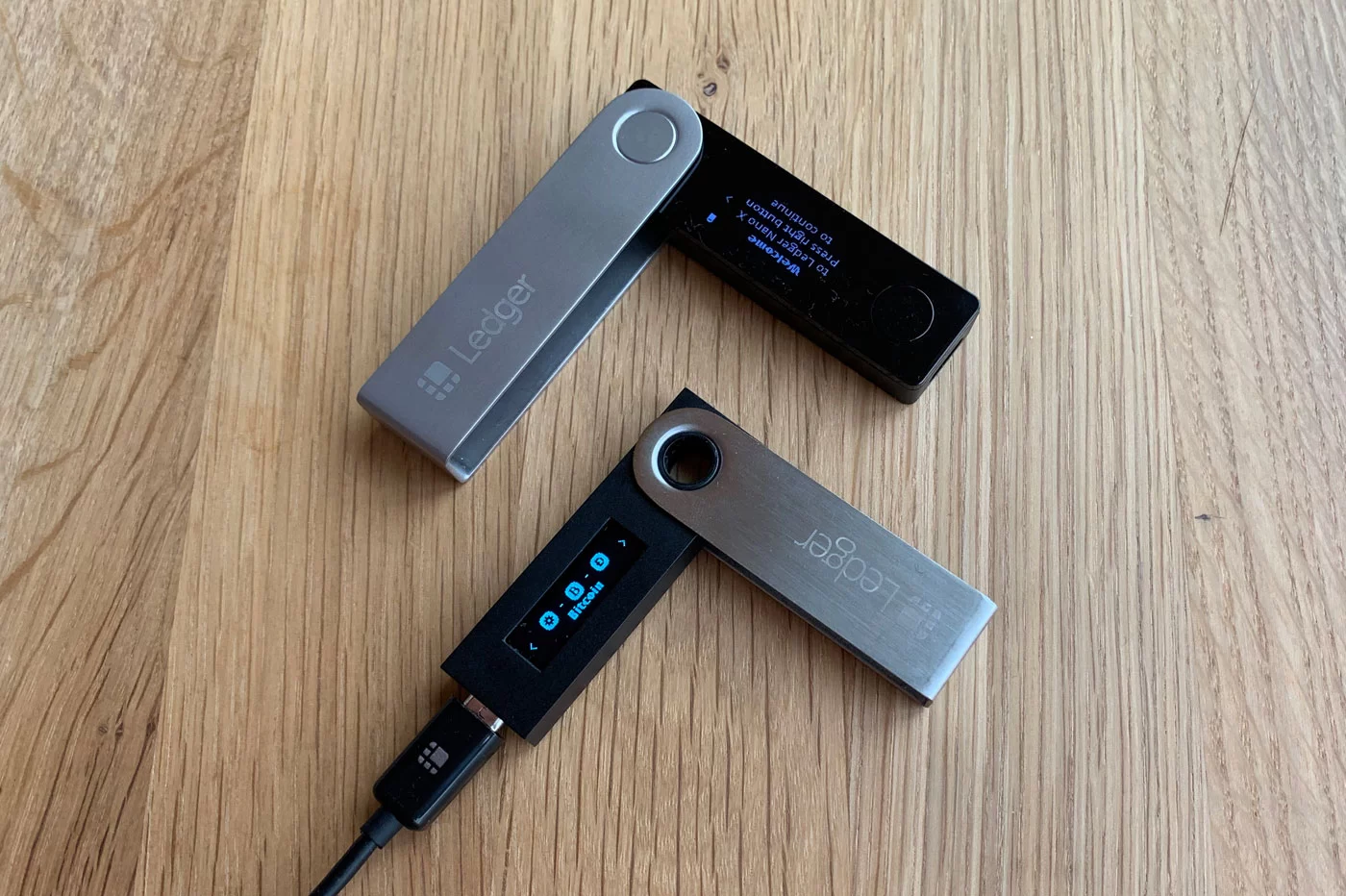 کیف پول سخت افزاری Ledger Nano X
